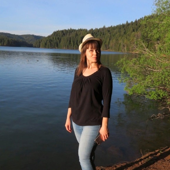 Meet your Posher, Viktoriia - Picture 1 of 1